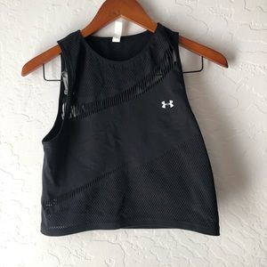 Under Armour size M top